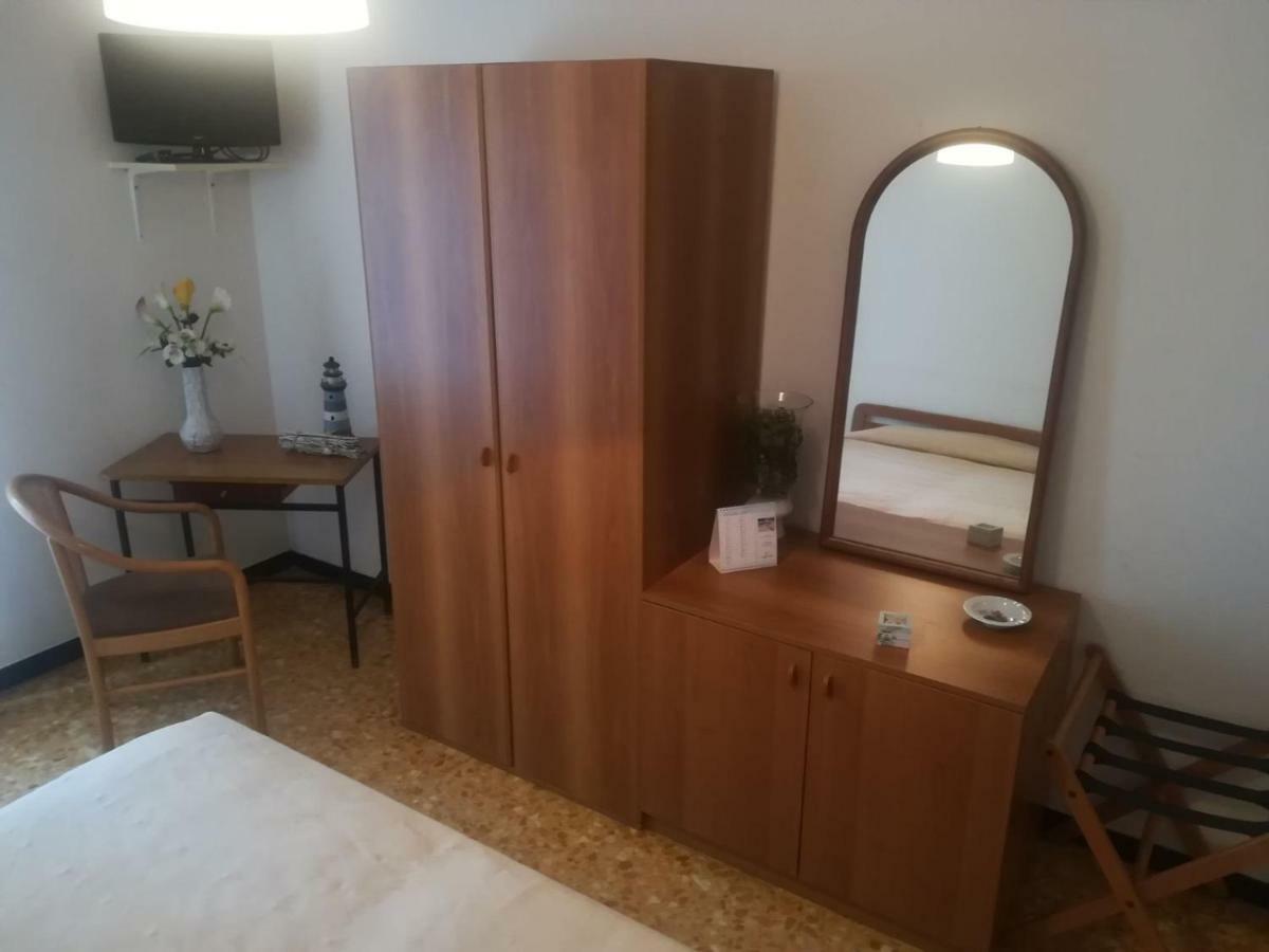 Hotel Olimpia Алассіо Екстер'єр фото